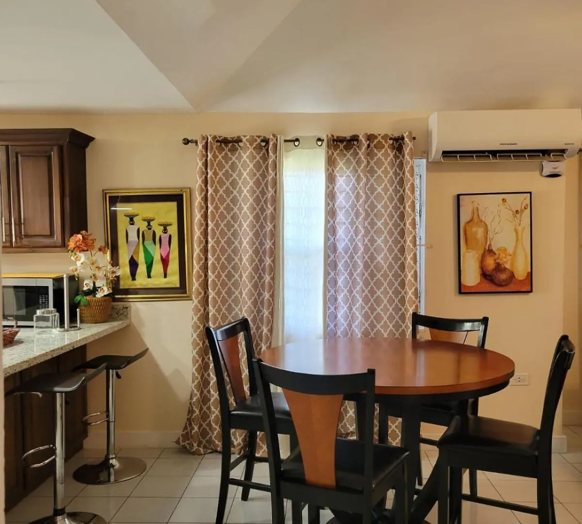 Jevico'S Cozy Villa Priory